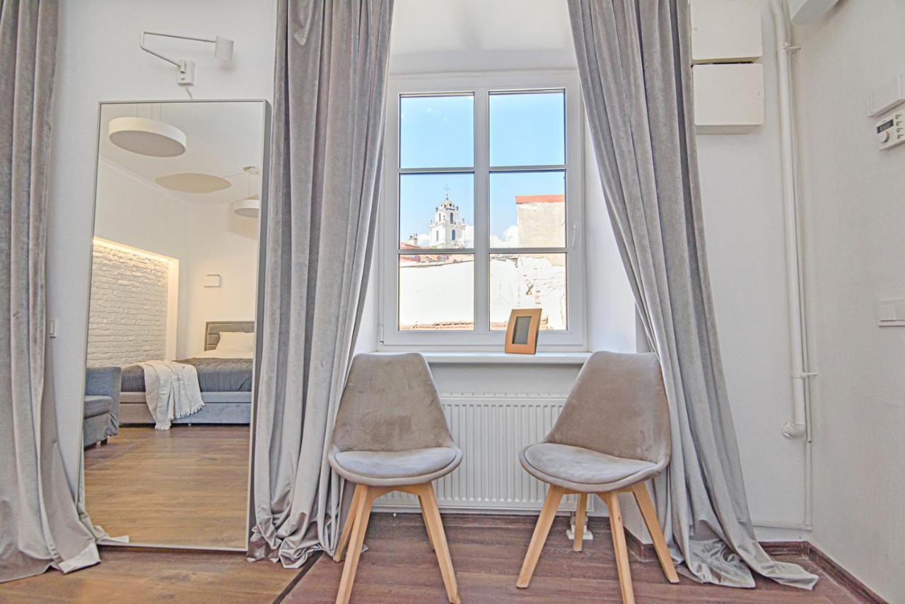 דירות Welcoming Studio In Historic Vilnius With Free Parking By Urban Rent מראה חיצוני תמונה